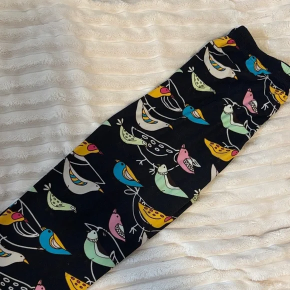 Black Bird Print Leggings - Colorful Bird Pattern - Picture 2 of 4